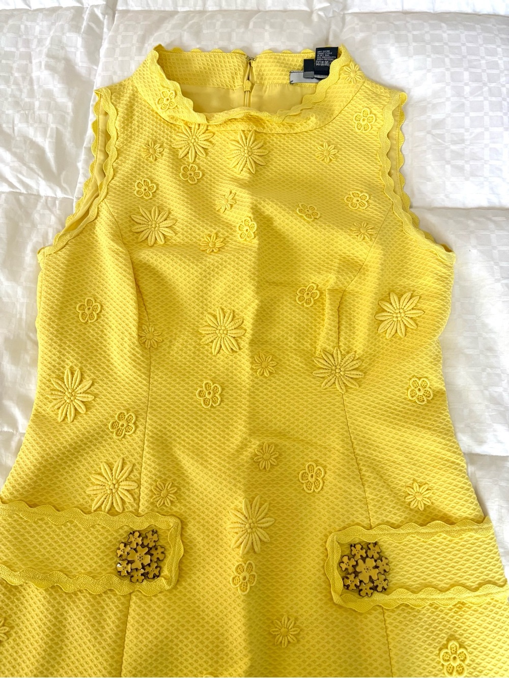 Per Se Yellow Floral Daisy Appliqué with metal flower details Vintage Dress - Picture 4 of 10